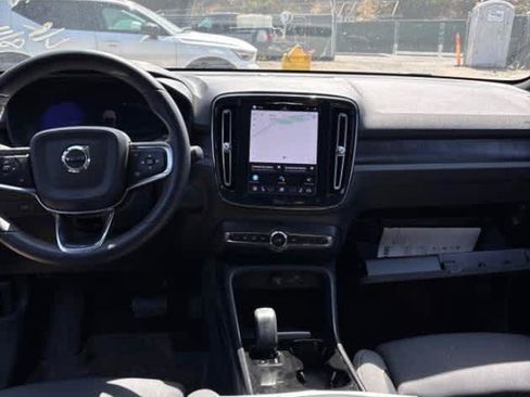 Used 2023 Volvo C40 Recharge Core w/ Protection Package Premier AWD/4WD image 3