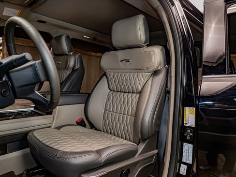 Used 2026 Ford F350 Platinum w/ Platinum Plus Package image 25