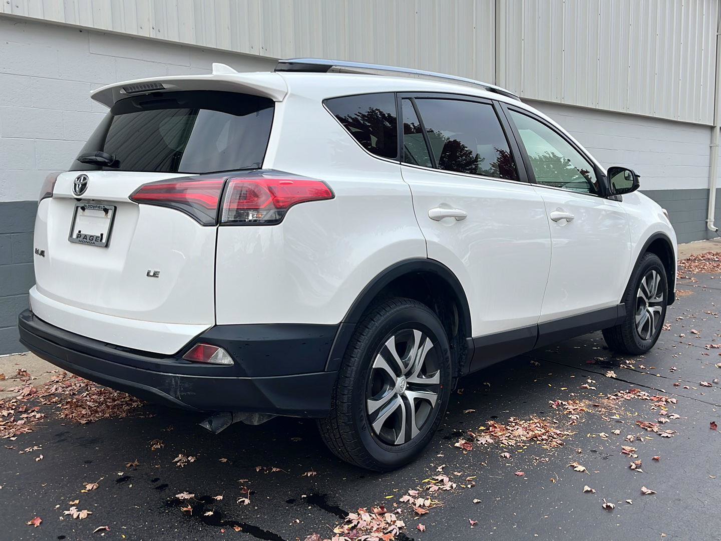 Used 2017 Toyota RAV4 LE FWD image 29