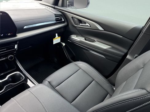 New 2026 Chevrolet Traverse LT w/ Enhanced Driving Package FWD image 19