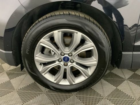 Used 2019 Ford Edge Titanium image 35