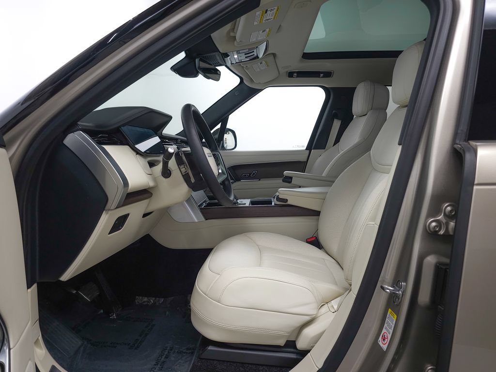 Used 2025 Land Rover Range Rover SE AWD/4WD image 7