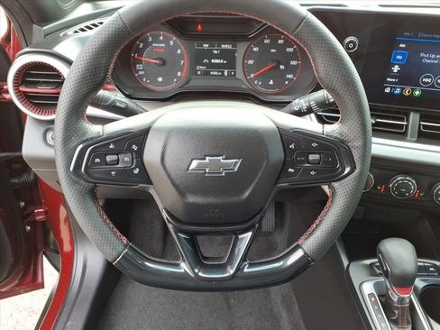 Used 2024 Chevrolet Trax RS w/ Sunroof Package image 20