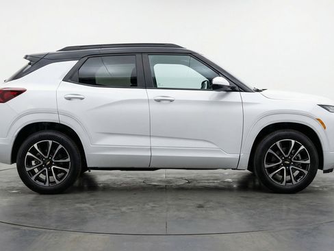 Used 2025 Chevrolet TrailBlazer LT FWD image 11