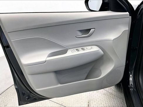Certified 2024 Hyundai Kona SEL AWD/4WD image 17