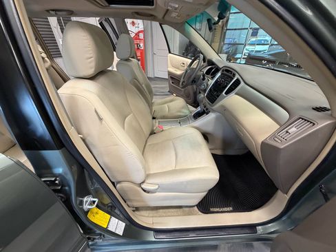 Used 2007 Toyota Highlander 4WD V6 w/ 3rd Row image 39