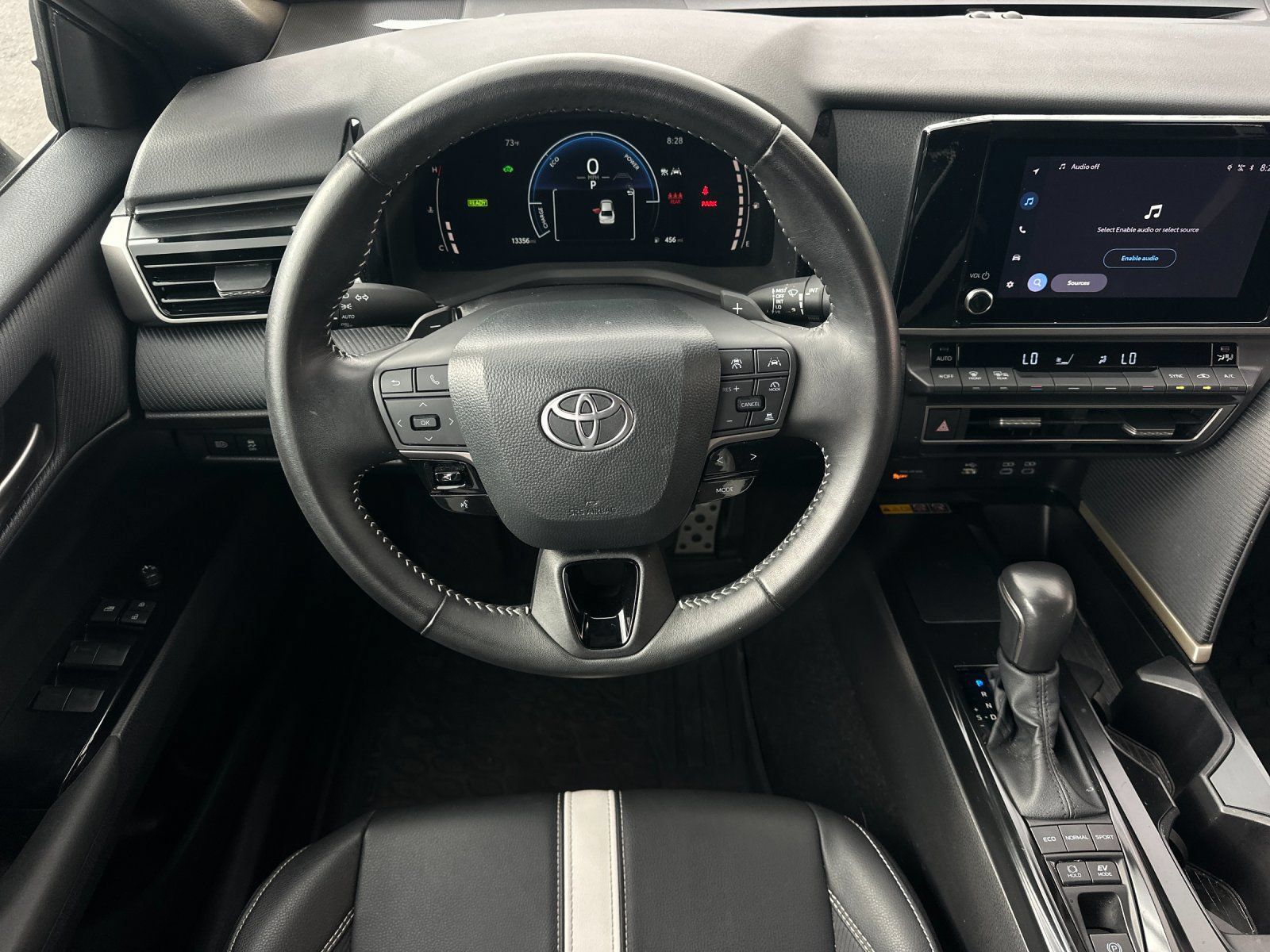 Used 2025 Toyota Camry SE w/ Convenience Package FWD image 13