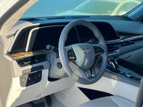 Used 2022 Cadillac Escalade Premium Luxury Platinum w/ Heavy-Duty Trailer Package AWD/4WD image 8