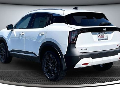 New 2026 Nissan Kicks SR image 3