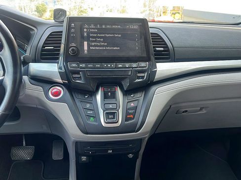 Used 2018 Honda Odyssey Touring image 16