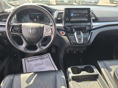 Used 2023 Honda Odyssey Elite image 18