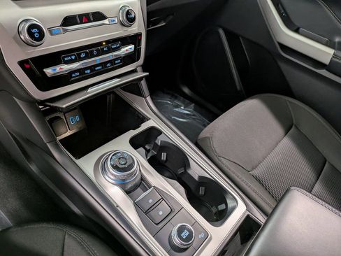 Used 2022 Ford Explorer XLT w/ Class IV Trailer Tow Package image 14