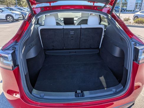 Used 2020 Tesla Model Y Long Range image 31