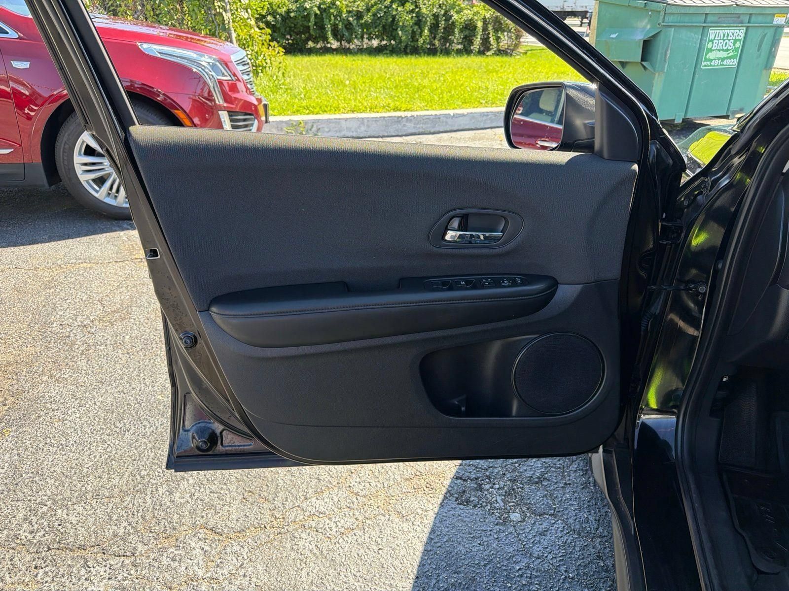Used 2021 Honda HR-V LX image 26