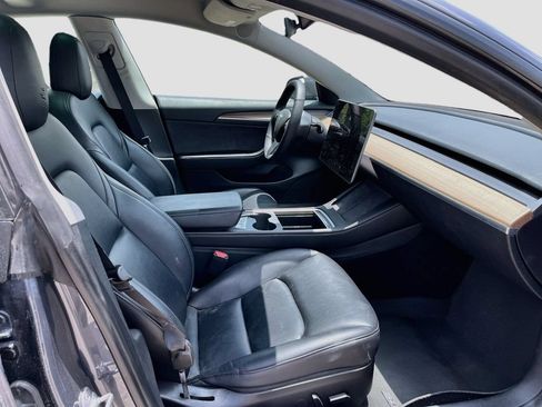 Used 2023 Tesla Model 3 Standard Range RWD image 29