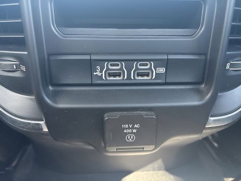 Used 2019 RAM 1500 Big Horn AWD/4WD image 12