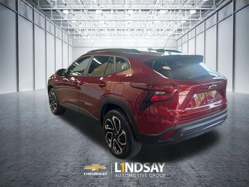 Used 2024 Chevrolet Trax RS w/ Sunroof Package FWD image 18