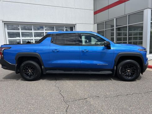 Used 2025 Chevrolet Silverado EV LT AWD/4WD image 25