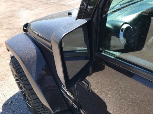 Used 2013 Jeep Wrangler Unlimited Sahara w/ Connectivity Group AWD/4WD image 22