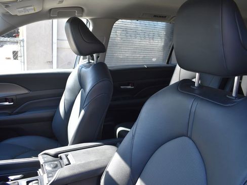 Used 2025 Toyota Grand Highlander FWD image 10