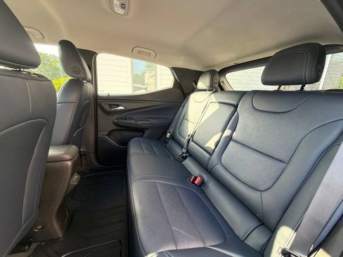 Used 2023 Chevrolet Bolt EUV LT w/ Convenience Package FWD image 64