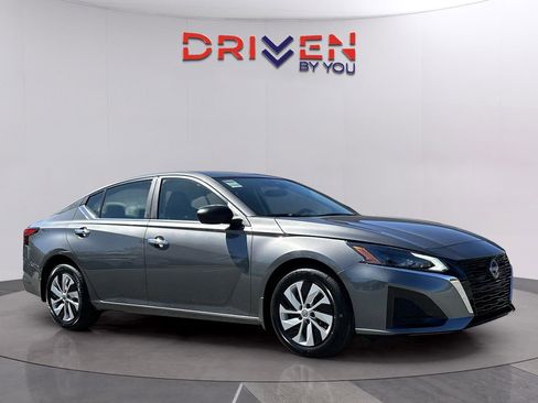 New 2025 Nissan Altima 2.5 S image 8