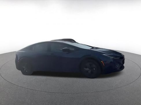 Used 2025 Toyota Prius LE image 3