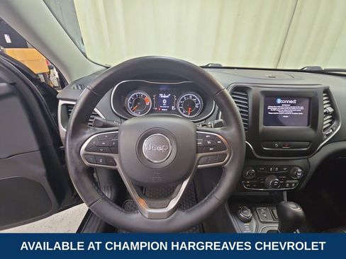 Used 2019 Jeep Cherokee Latitude Plus w/ Cold Weather Group AWD/4WD image 14