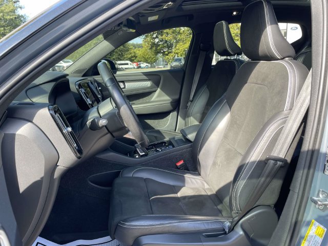 Used 2021 Volvo XC40 T5 R-Design w/ Advanced Package AWD/4WD image 20