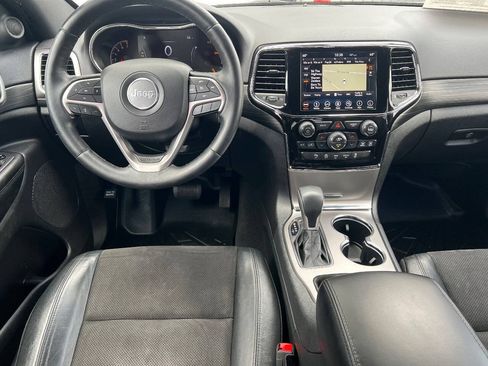 Used 2019 Jeep Grand Cherokee Altitude AWD/4WD image 14