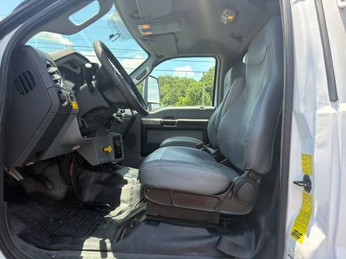 Used 2018 Ford F650 2WD Regular Cab Super Duty image 10