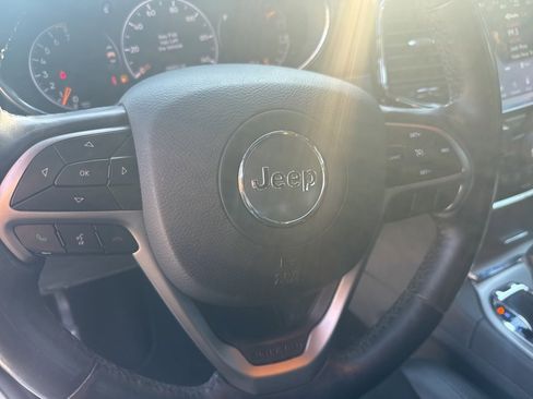 Used 2020 Jeep Grand Cherokee Altitude image 22