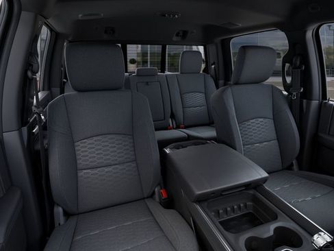 New 2026 RAM 2500 Big Horn AWD/4WD image 17