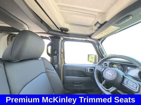 New 2025 Jeep Gladiator Sport w/ Premium Package AWD/4WD image 33