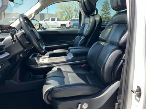 Used 2025 Lincoln Navigator Reserve AWD/4WD image 26