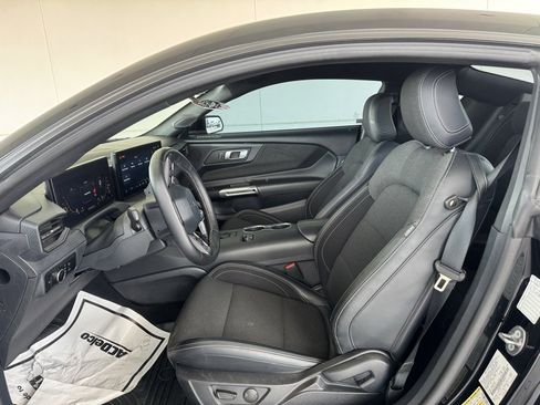 Used 2024 Ford Mustang Coupe image 16
