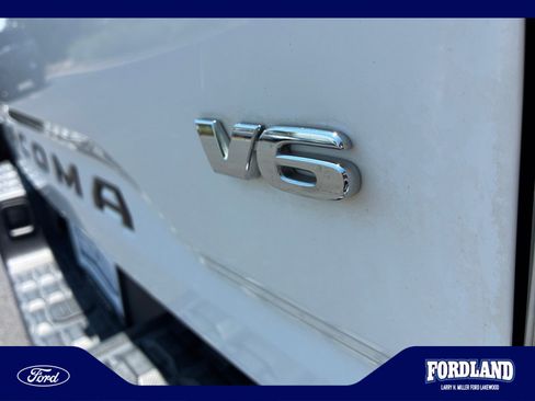 Used 2020 Toyota Tacoma TRD Off-Road w/ TRD Premium Off Road Package AWD/4WD image 24
