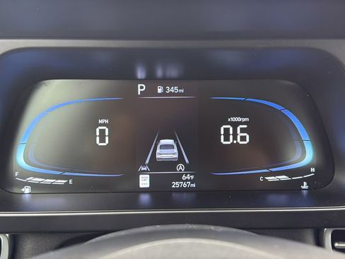 Used 2025 Hyundai Elantra SE FWD image 20