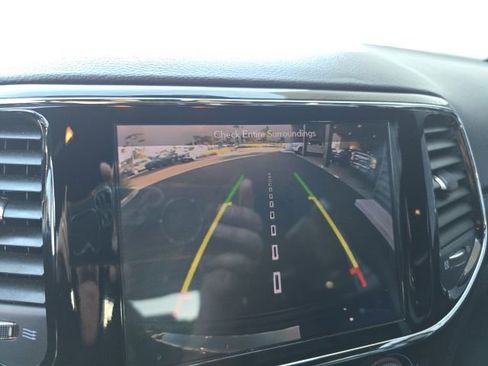 Used 2019 Jeep Grand Cherokee Altitude image 13