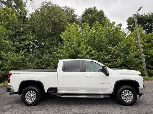 Used 2023 Chevrolet Silverado 2500 LT AWD/4WD image 5
