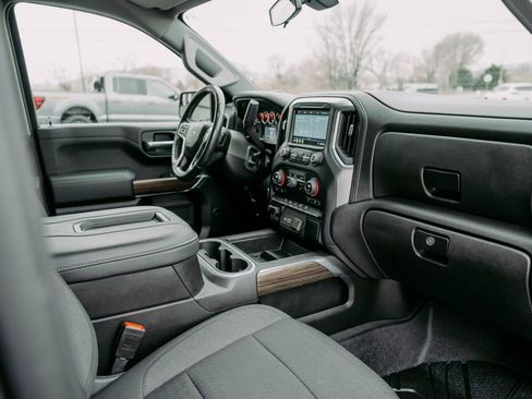 Used 2021 Chevrolet Silverado 1500 RST w/ Z71 Off-Road Package image 16