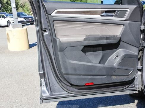 Used 2022 Volkswagen Atlas SE w/ Black Wheel Package image 21