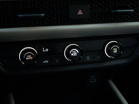 Certified 2024 Honda HR-V LX image 34