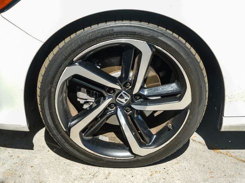 Used 2018 Honda Accord Sport image 10