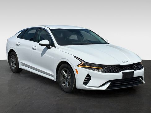 Used 2023 Kia K5 LXS FWD image 3