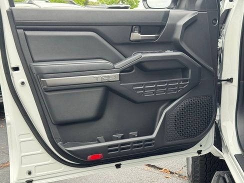 New 2025 Toyota Tacoma TRD Off-Road image 15