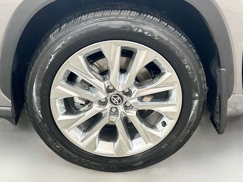 New 2026 Toyota Highlander Limited AWD/4WD image 30