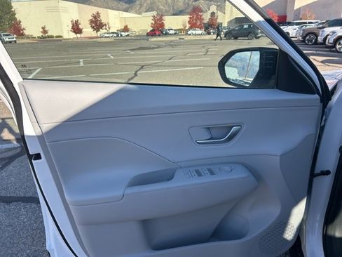 New 2026 Hyundai Kona SEL Premium image 10