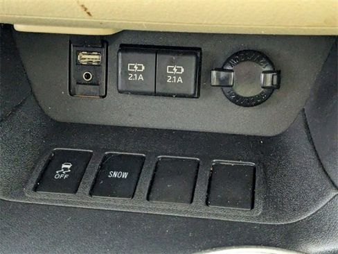 Used 2019 Toyota Highlander XLE image 21