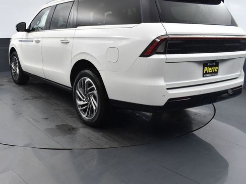 New 2025 Lincoln Navigator L Reserve image 19